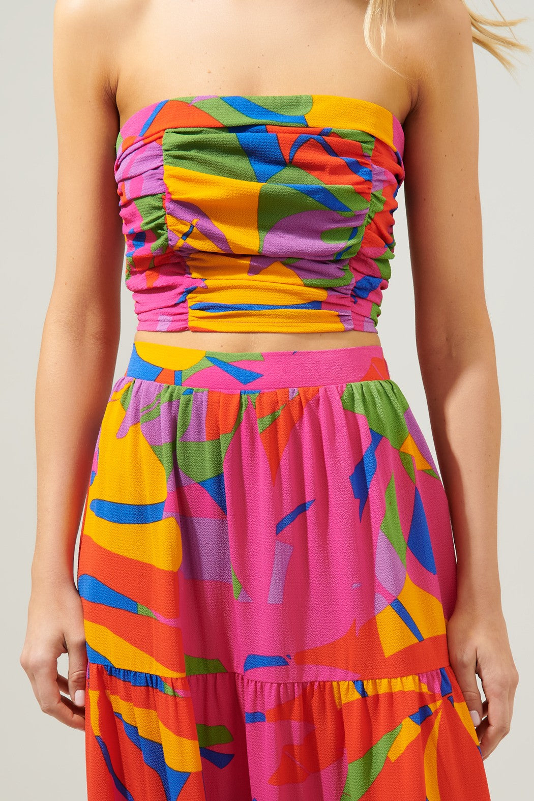 Soleil Abstract On the Low Pleated Tube Top