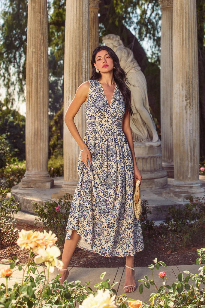Valencia Scalloped Lace Maxi Dress