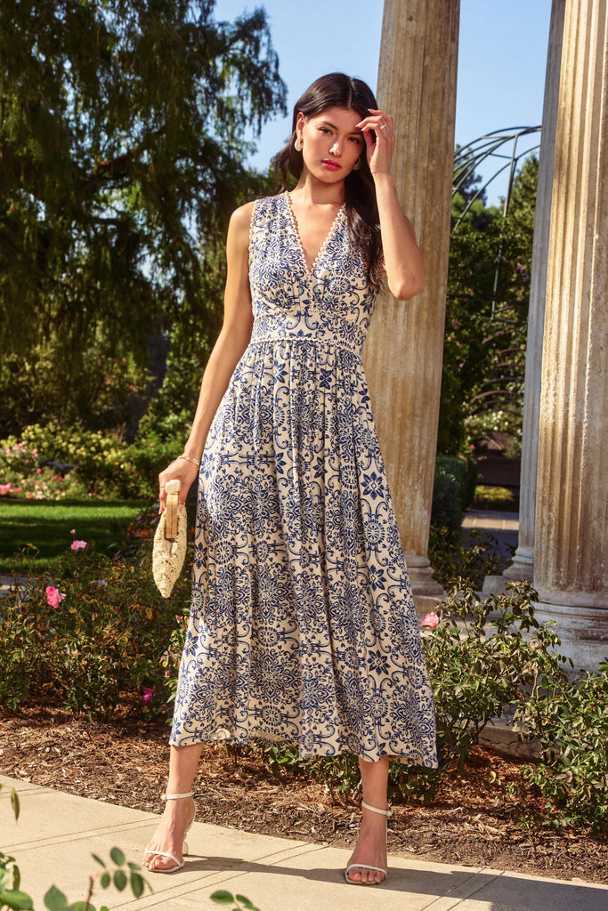 Valencia Scalloped Lace Maxi Dress