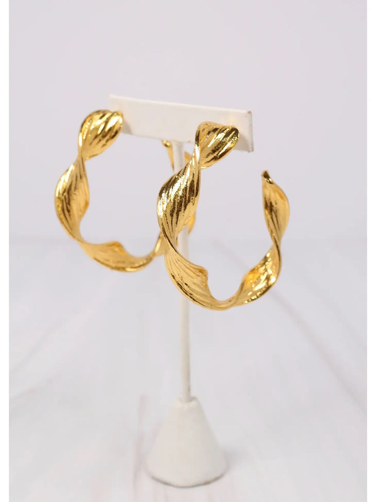 Gretna Twisted Hoop Earring Shiny Gold