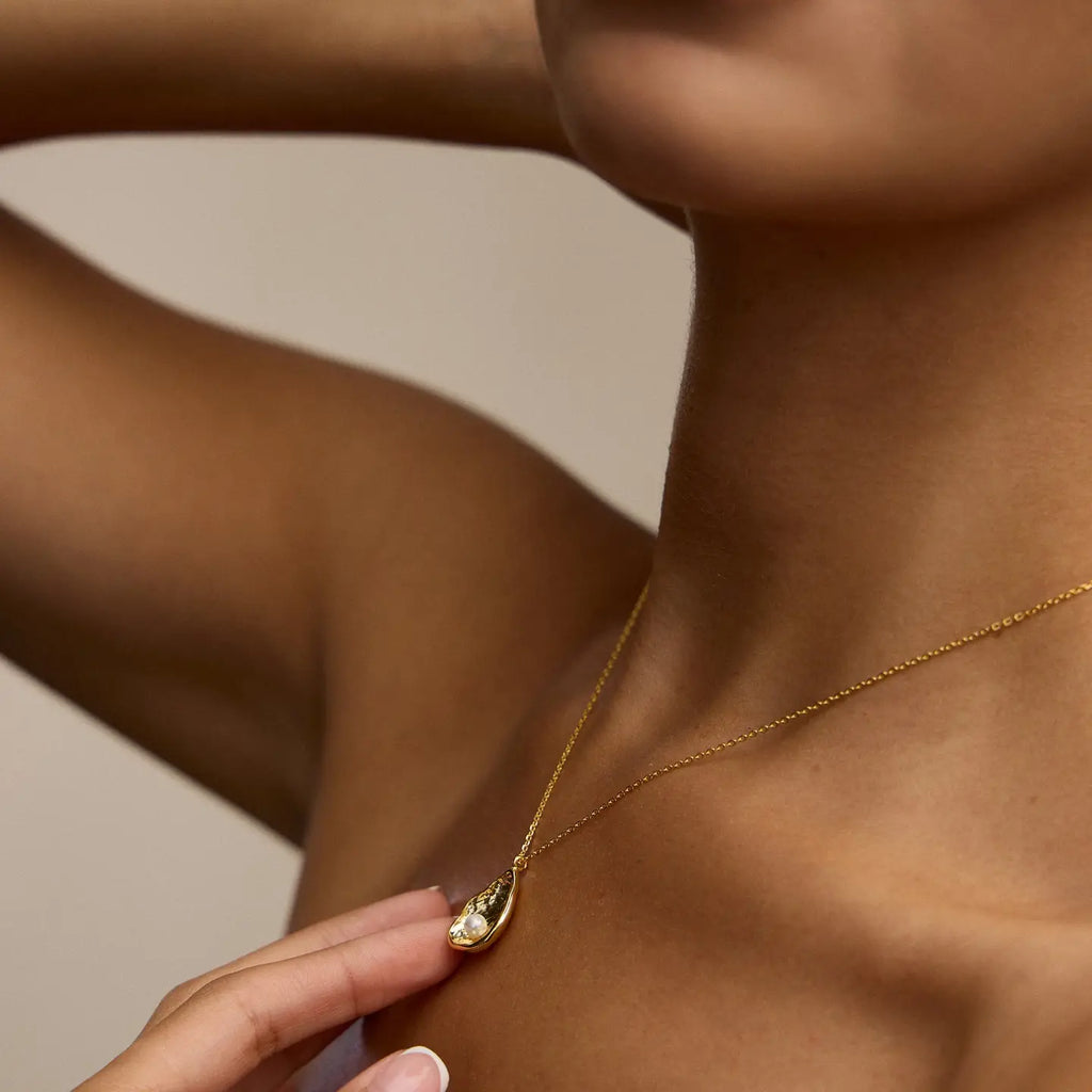 Gold Shell Pendant Necklace